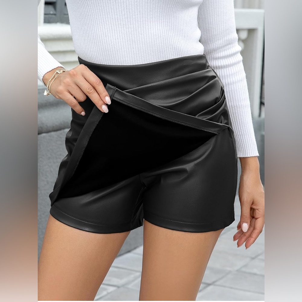 We1Fit Faux Leather Skorts for Women High Waisted PU Leather Shorts Elastic Wrap - Picture 4 of 4